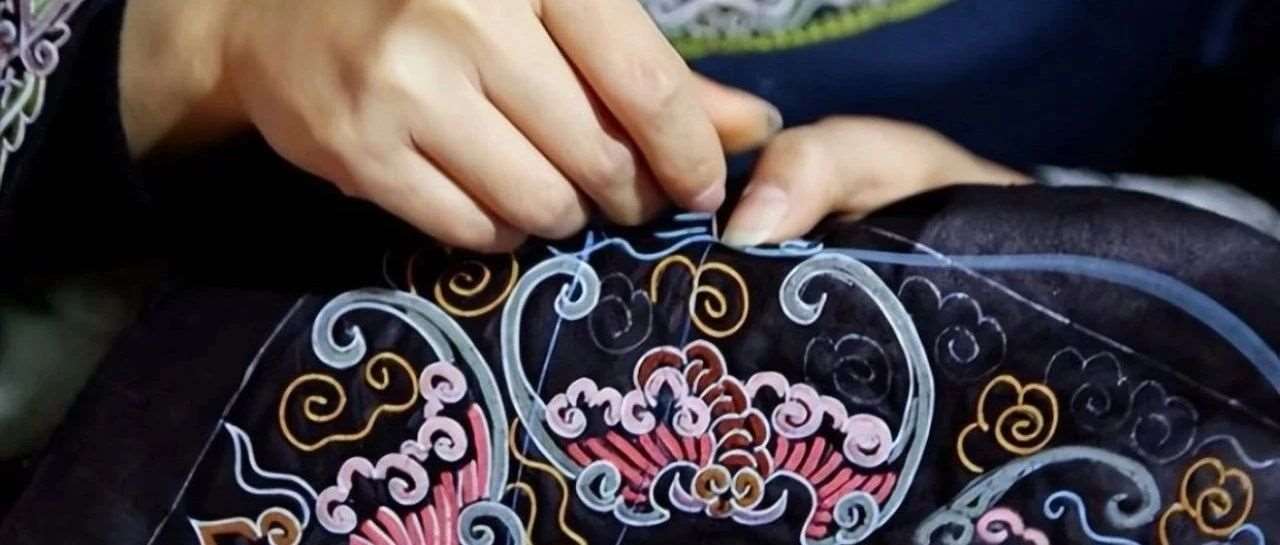 苗绣｜从苗岭山间到世界秀场，一根丝线的全球漫游
